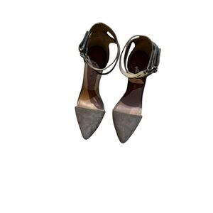 RENVY great ankle strap heels. Suede size 7 NEW